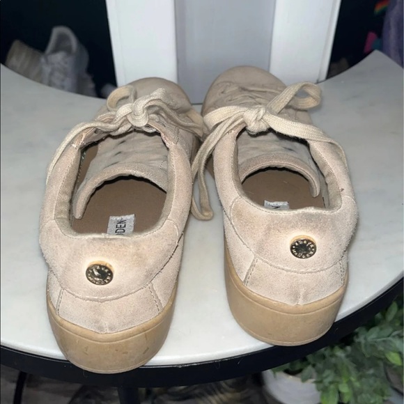 Sneakers - Picture 2 of 6